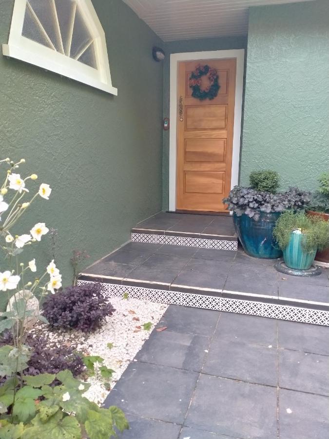 Amberly House Rotorua Bed and Breakfast Esterno foto